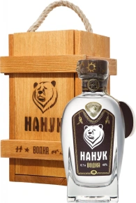 Водка Нанук, 0.7 л (п/у)