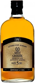 Коньяк Мец Сюник, 5 zvezd, 5 лет, 0.25 л