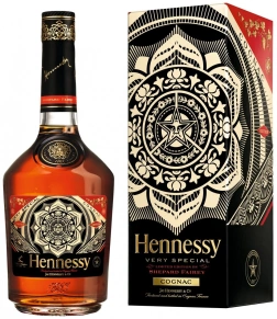 Коньяк Limited Edition Shepard Fairey, Hennessy, VS, 2 года, 0.7 л (п/у)