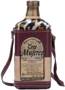Текила Tres Mujeres, Reposado, 0.7 л